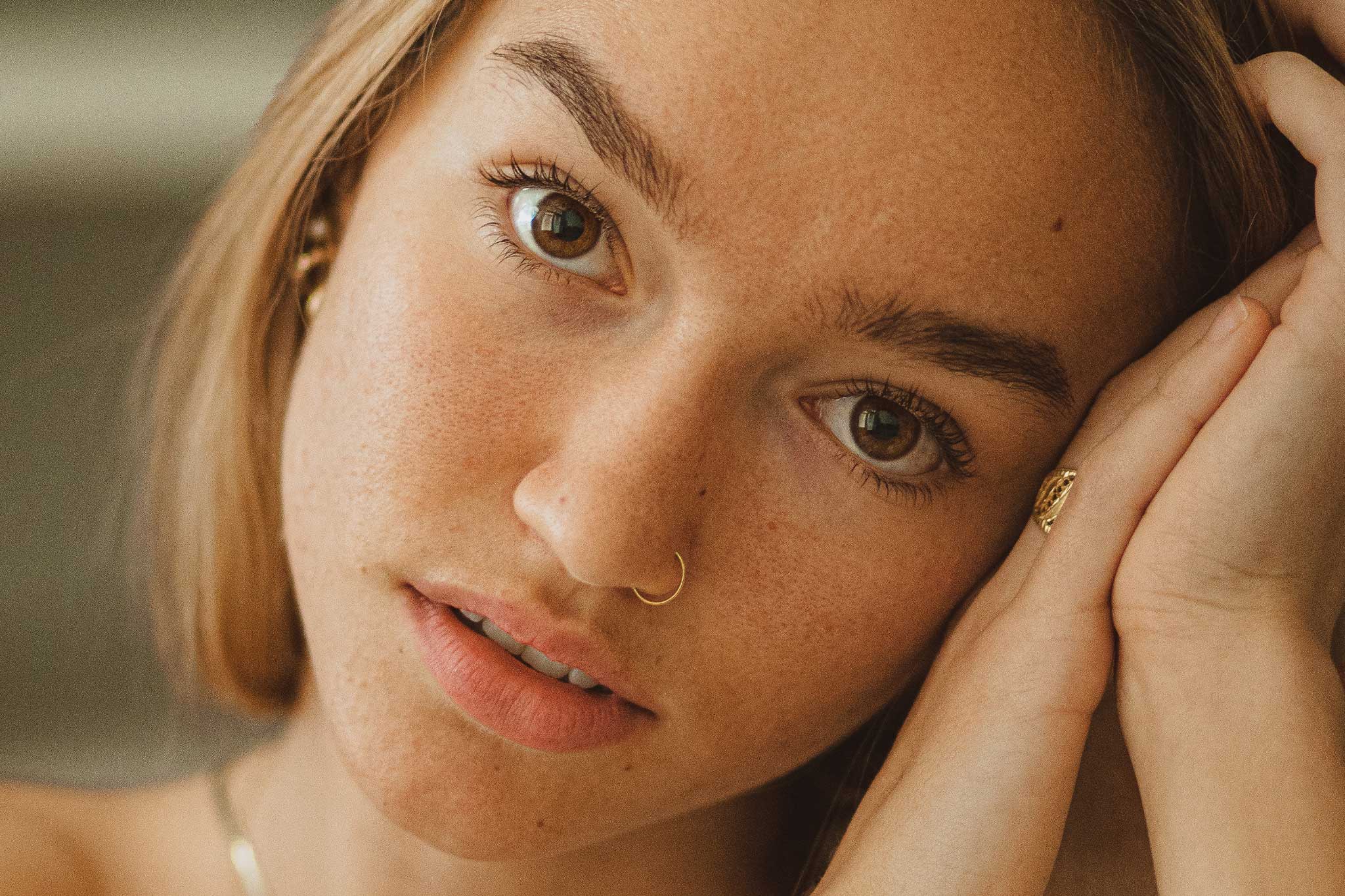 High Brow: Should You Opt for a Surgical or Non-Surgical Brow Lift?